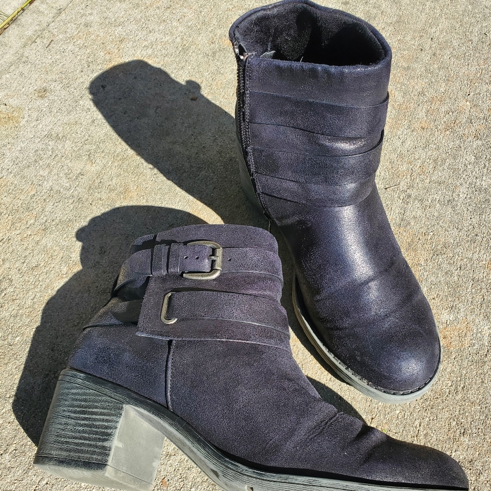 Black Ankle heeled boots with zipper